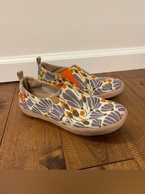 UIN Toledo I Women’s Slip-On Canvas Shoes US 8.5/ EU 40 Comfort Lightweight EUC